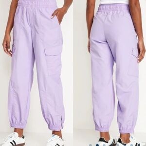 Old Navy Purple High-Waisted Ankle-Zip Cargo Pants.  - Size/ XS  Elastic- Waist